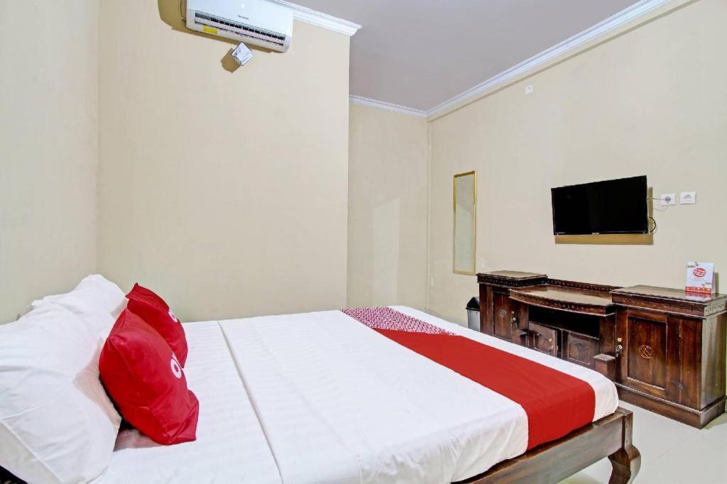 Oyo 91353 Hotel Surya Andesa Klaten Exterior photo